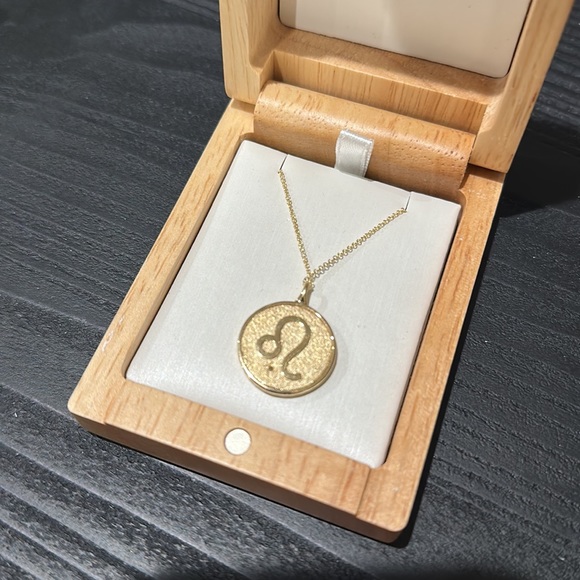 Leo Zodiac Diamond Pendant 14K Yellow Gold & Diamond - Picture 2 of 5